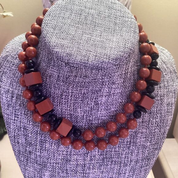 Brick Red and Black Bead Necklace - Picture 3 of 4